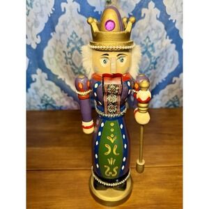 VTG Wood Nutcracker Queen Handcrafted/ Hand Painted Purple, Green, Red, Blue 94